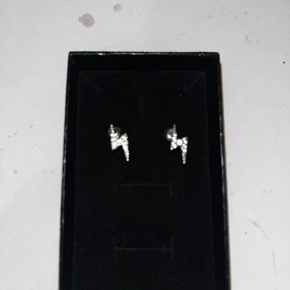 BRAND NEW SILVER DIAMOND LIGHTNING EARRINGS‼️ - Picture 5 of 15